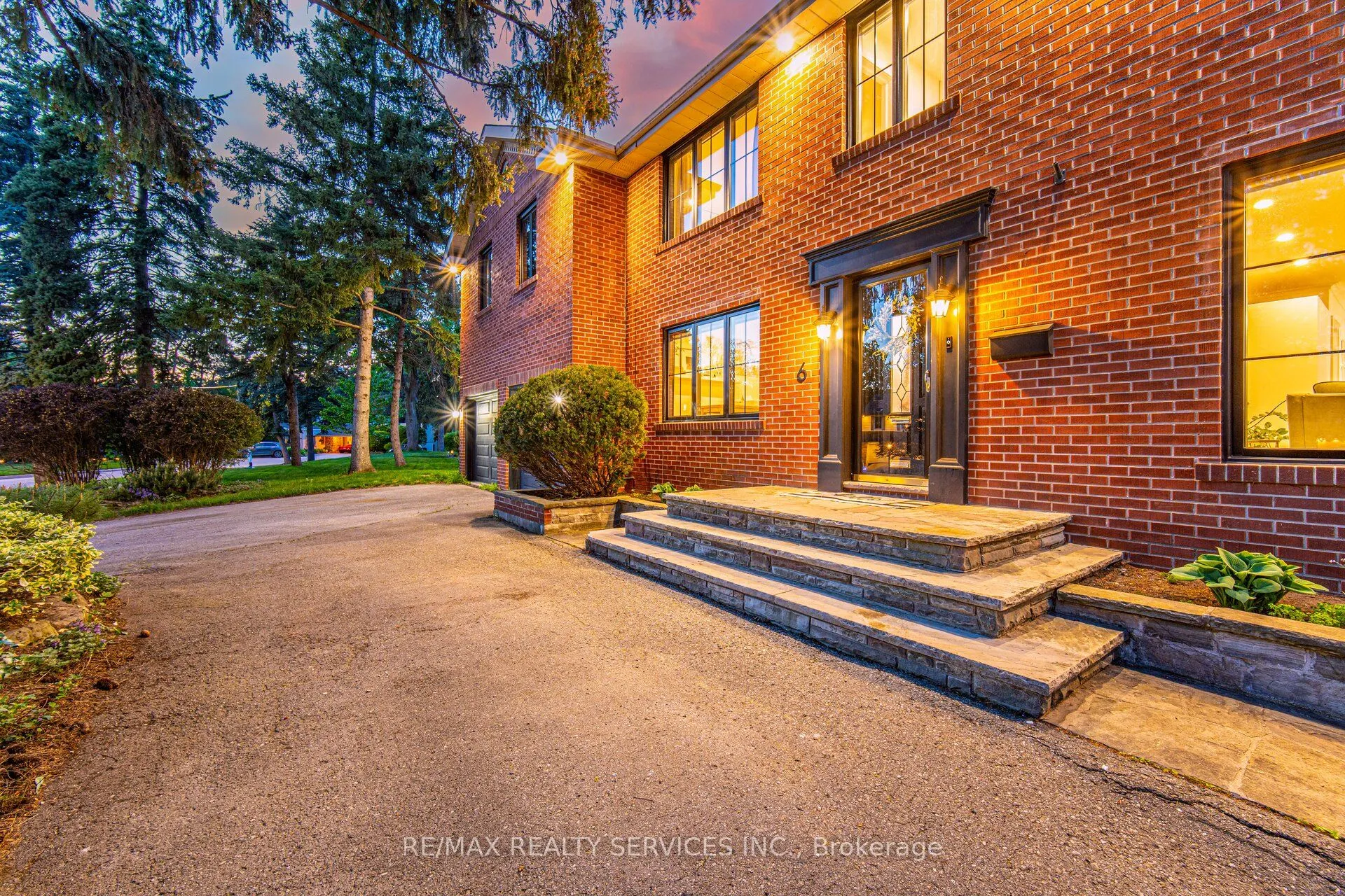6 John Beck Crescent