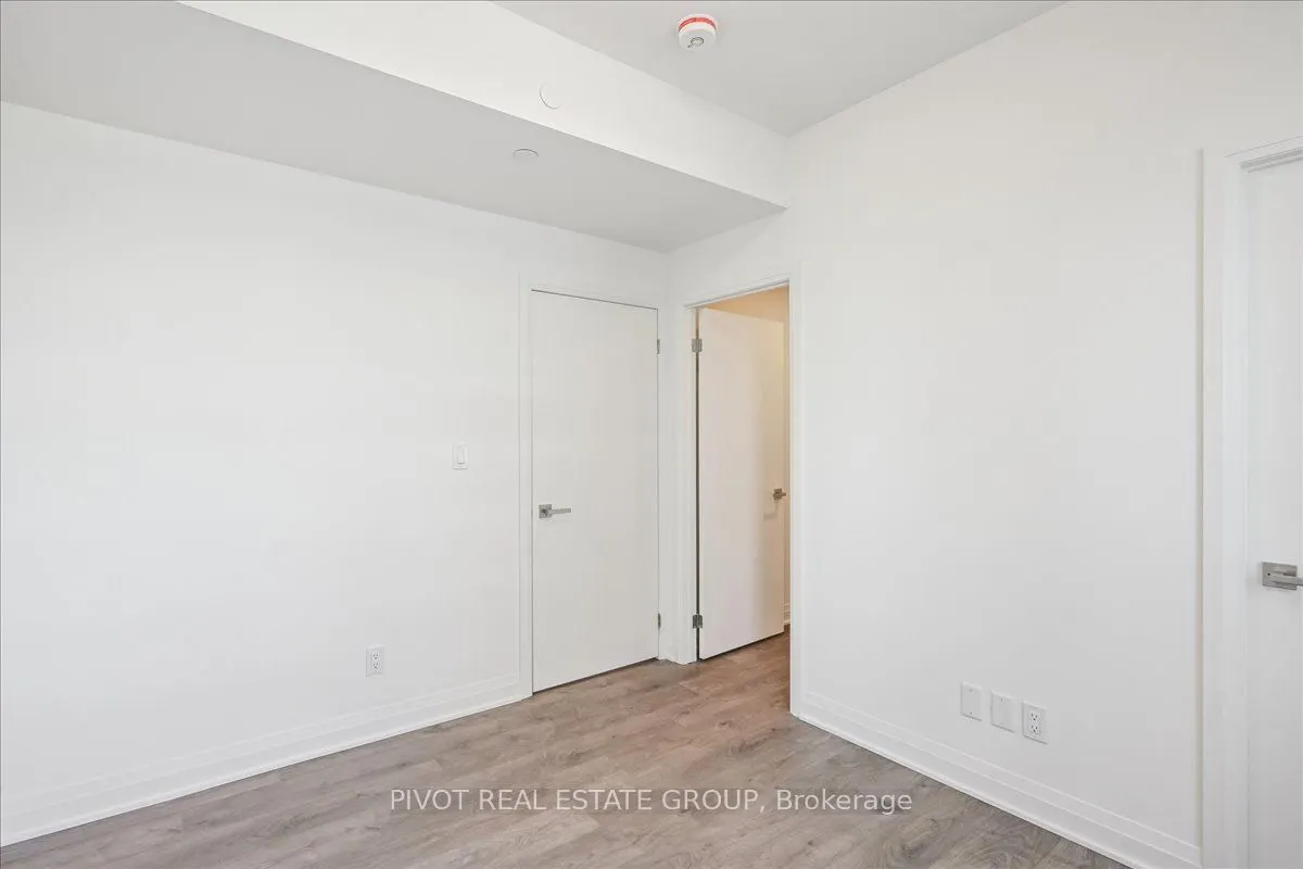 4015 The Exchange, #907