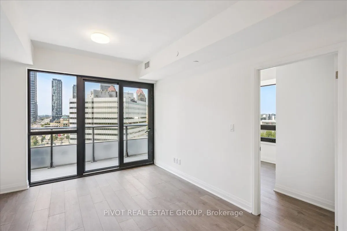4015 The Exchange, #907
