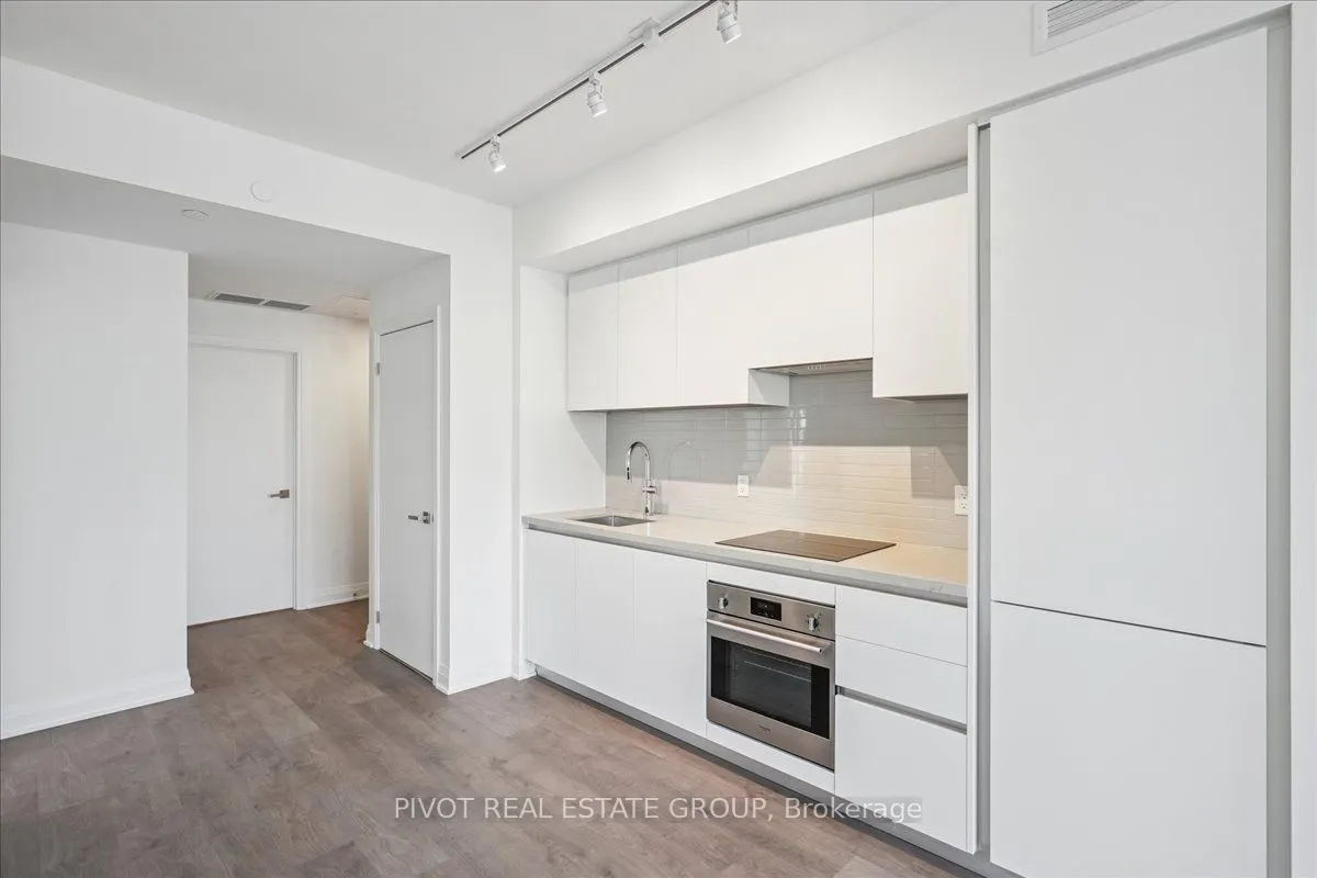 4015 The Exchange, #907