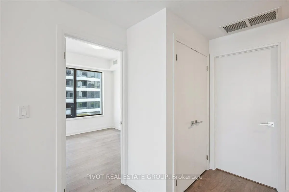 4015 The Exchange, #907