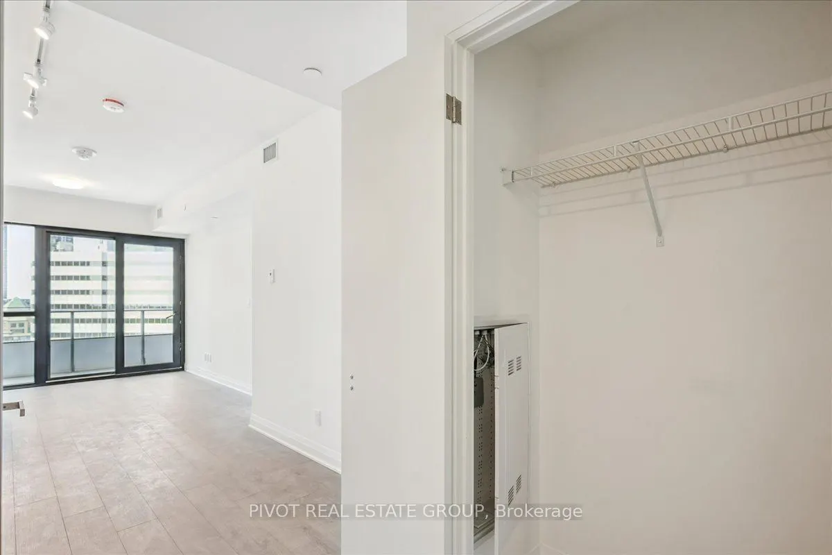 4015 The Exchange, #907