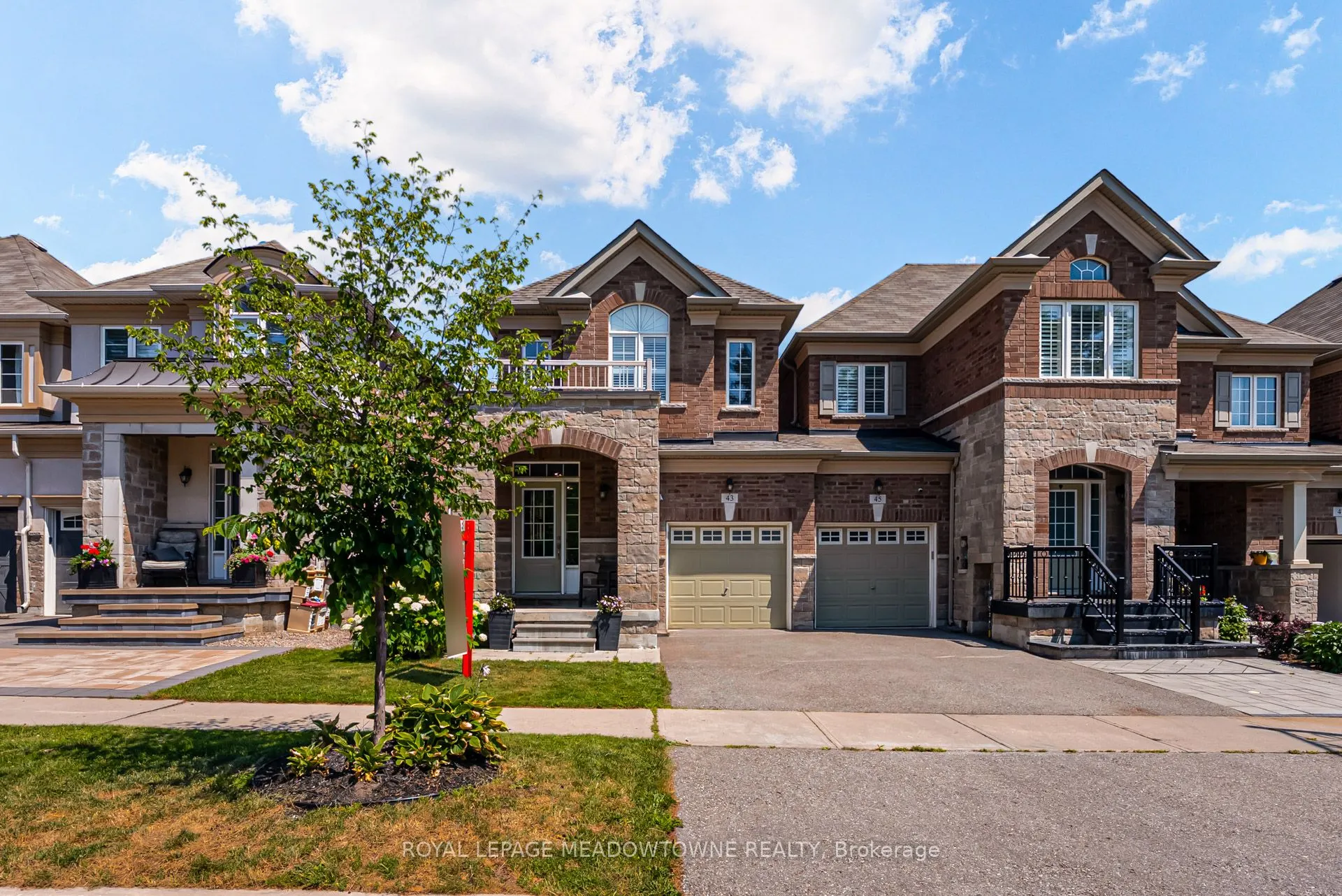 43 Ridgegate Crescent