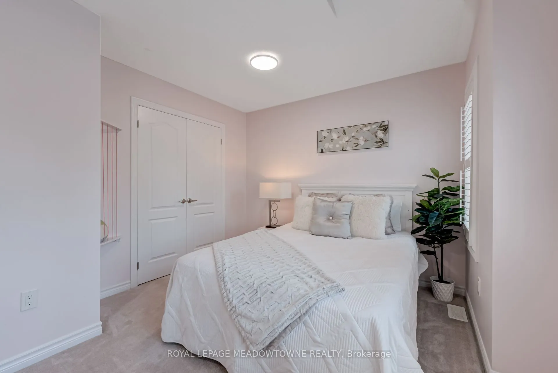 43 Ridgegate Crescent