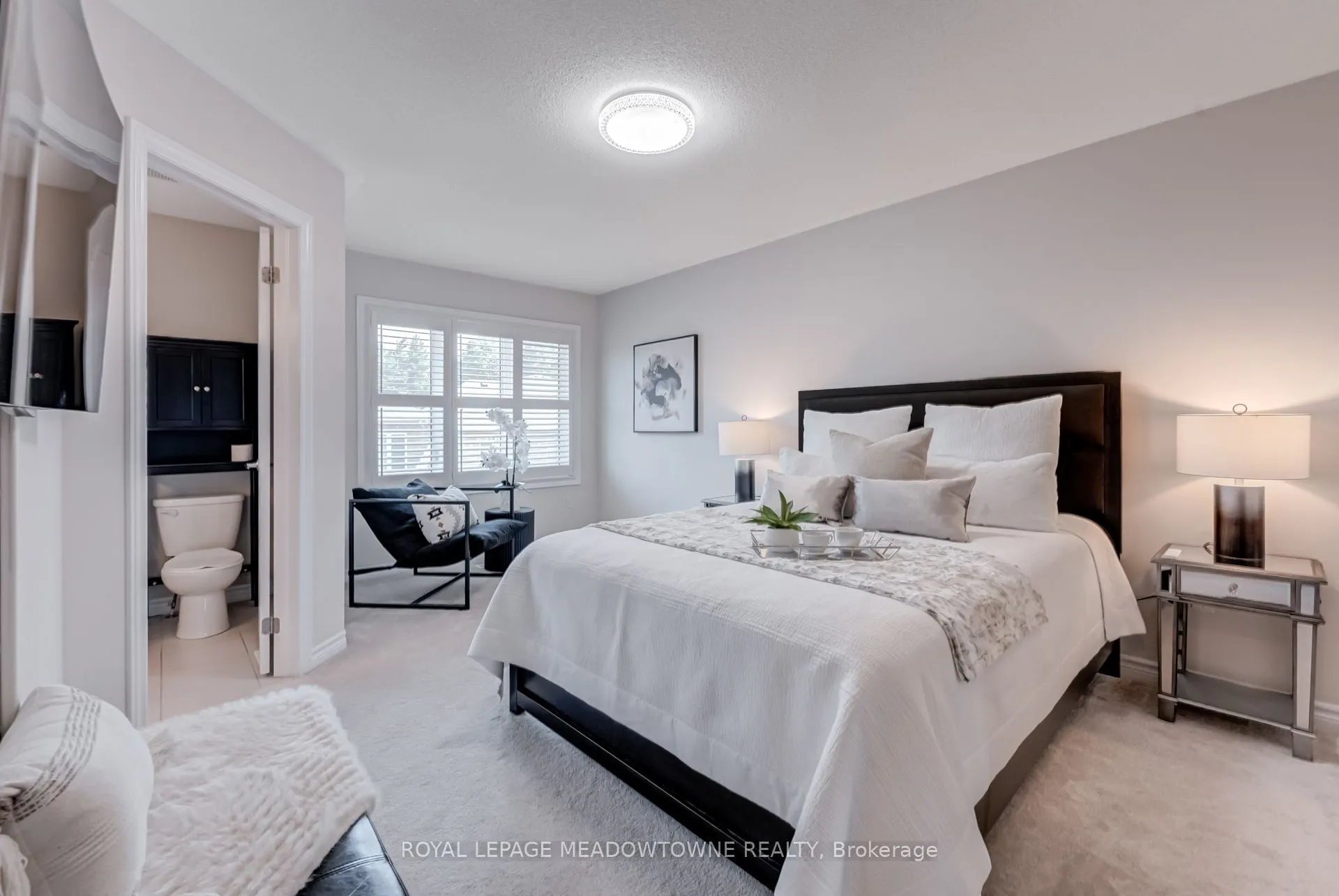 43 Ridgegate Crescent