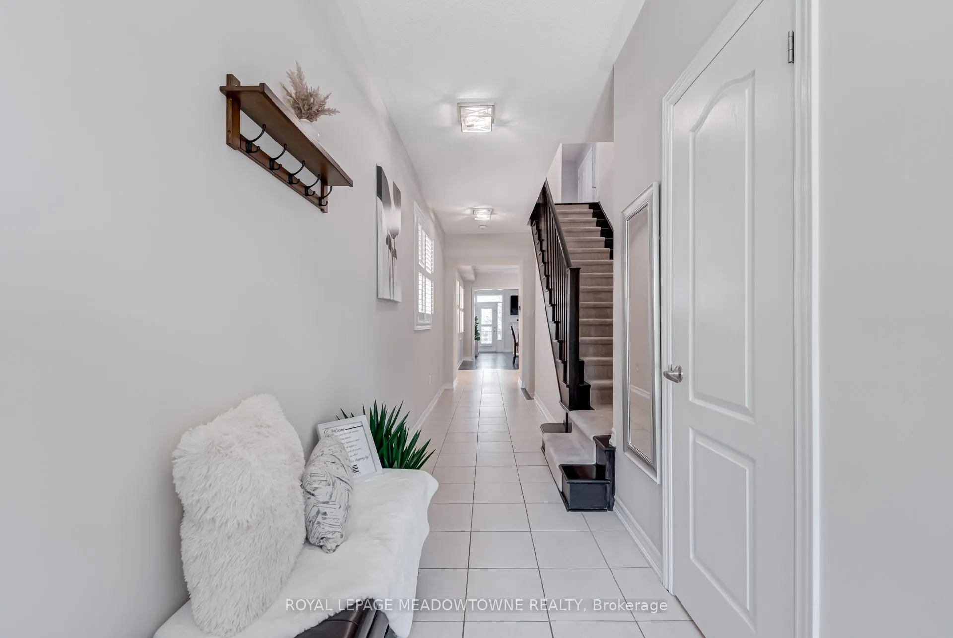 43 Ridgegate Crescent