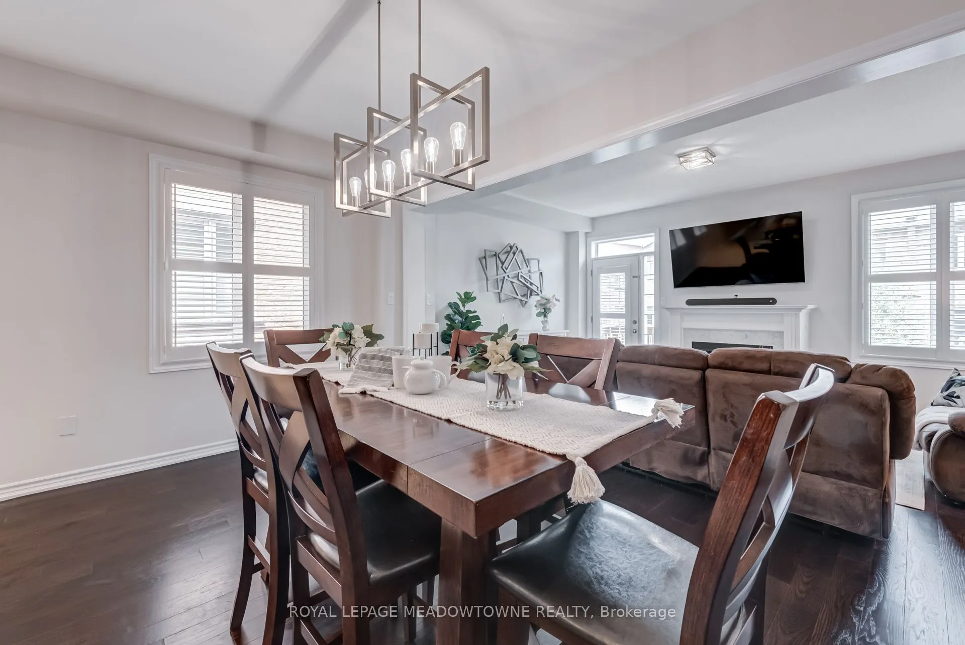 43 Ridgegate Crescent
