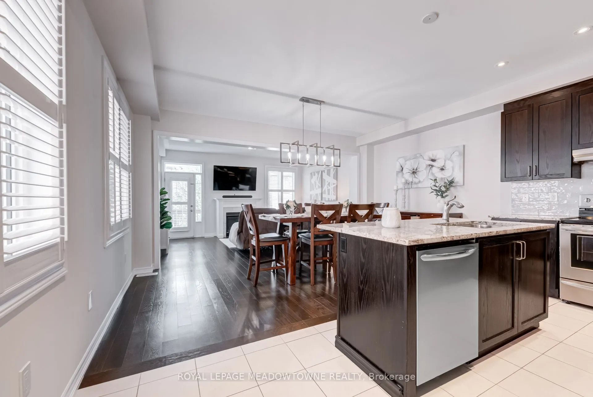43 Ridgegate Crescent