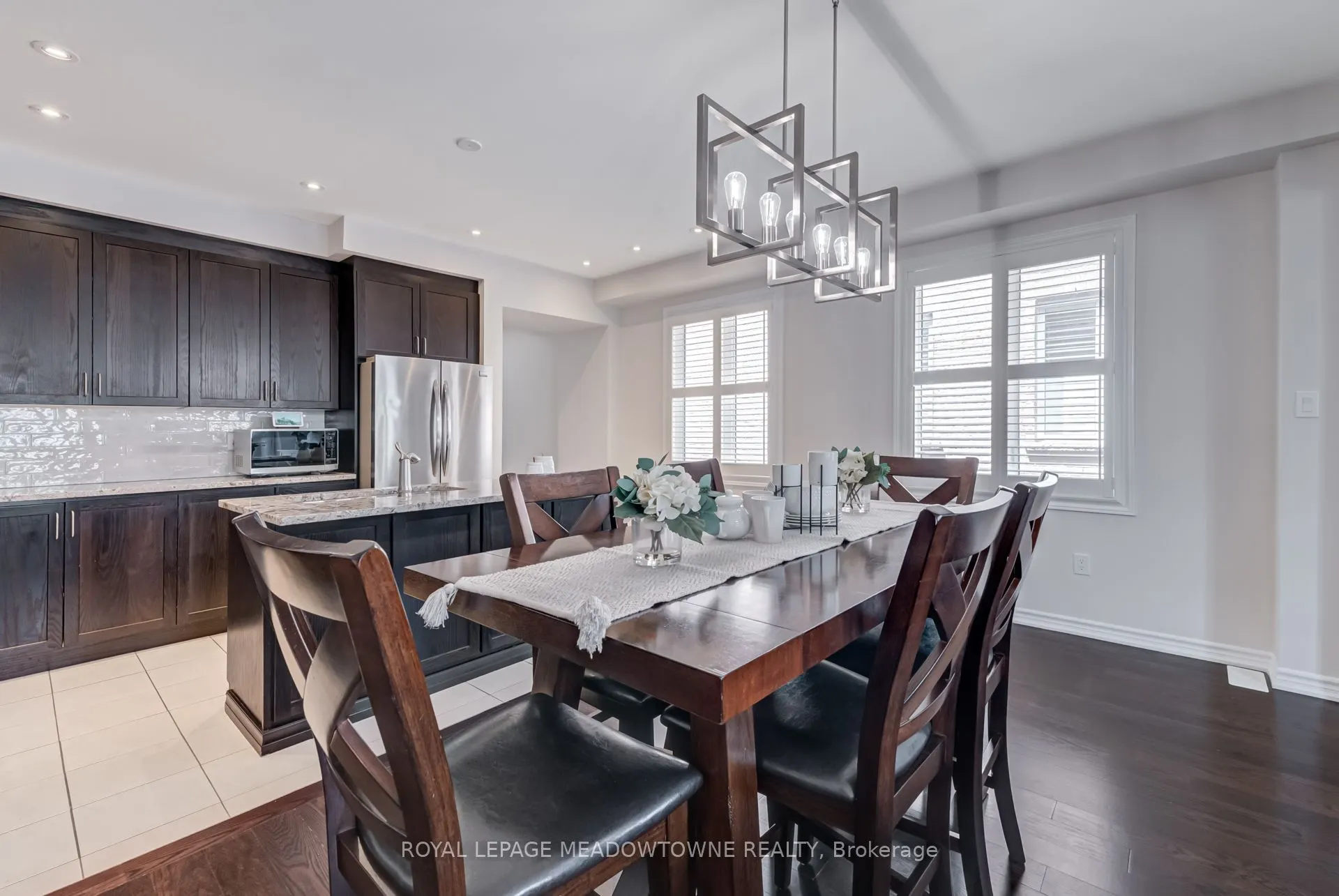 43 Ridgegate Crescent