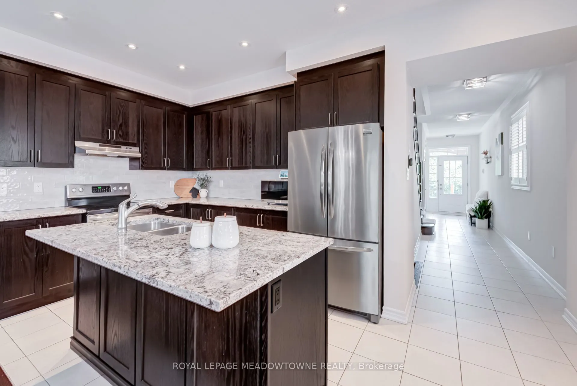 43 Ridgegate Crescent