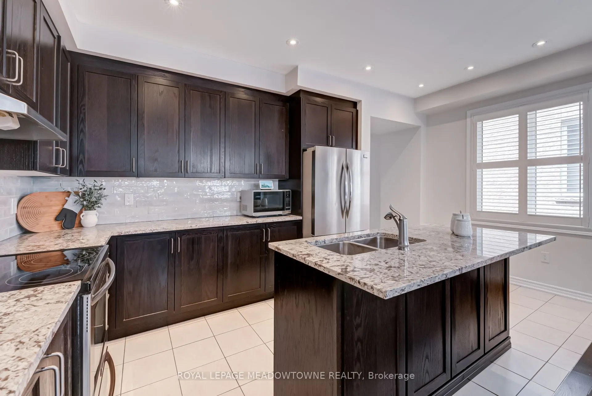 43 Ridgegate Crescent