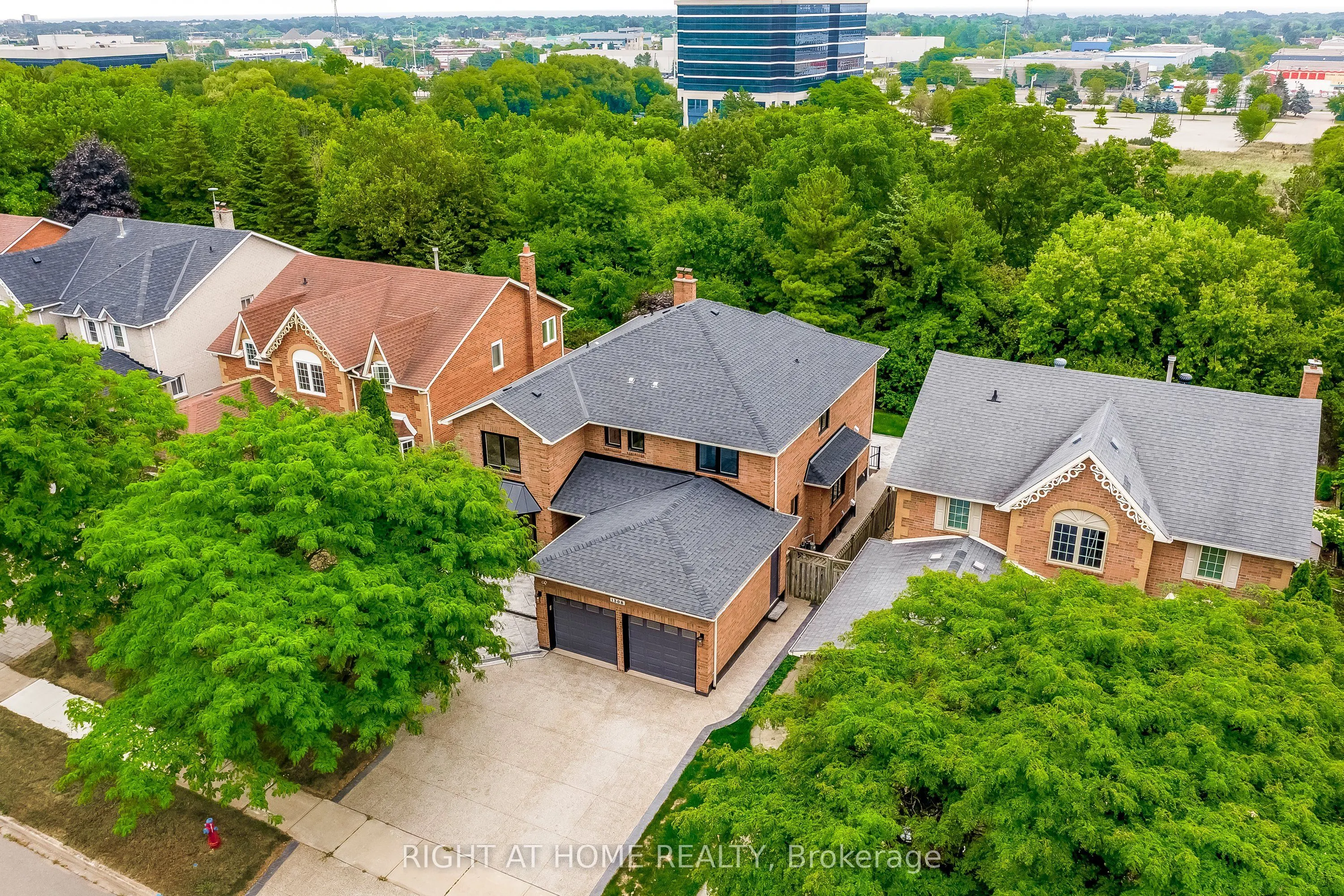 1308 Fieldcrest Lane