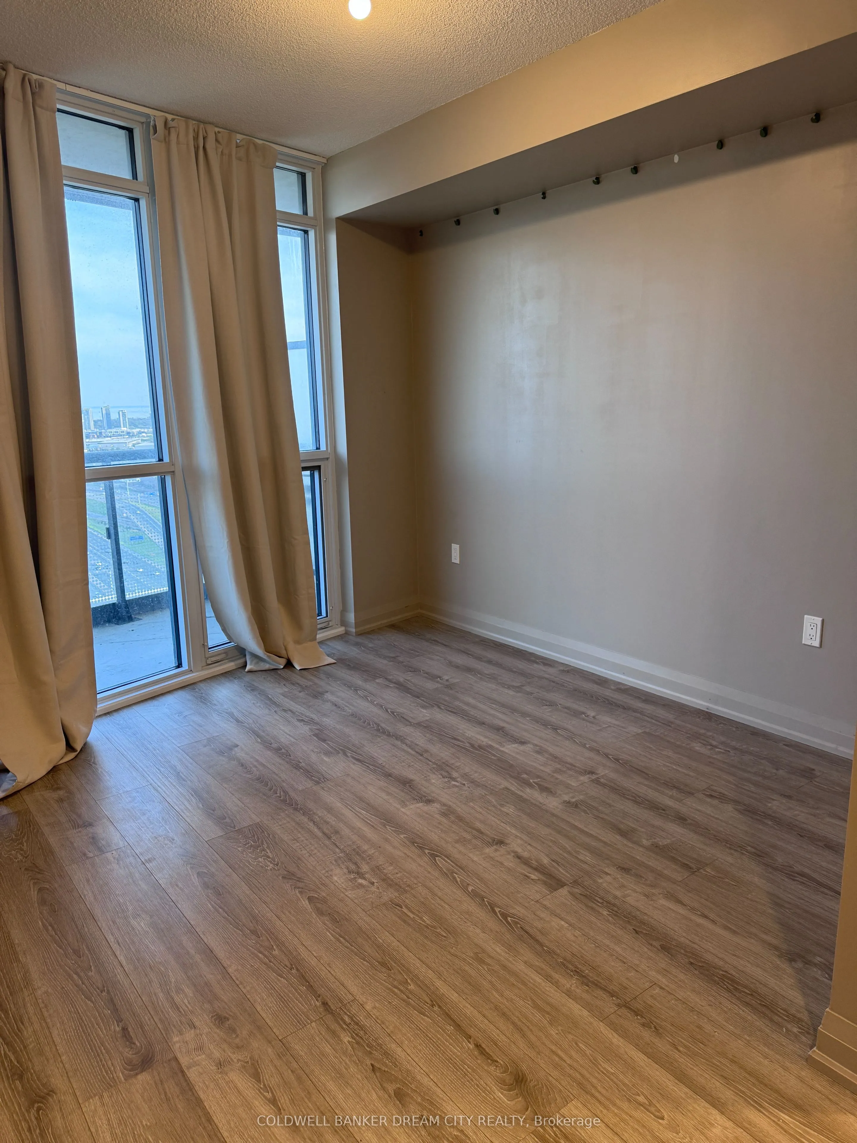 30 Gibbs Road, #2708
