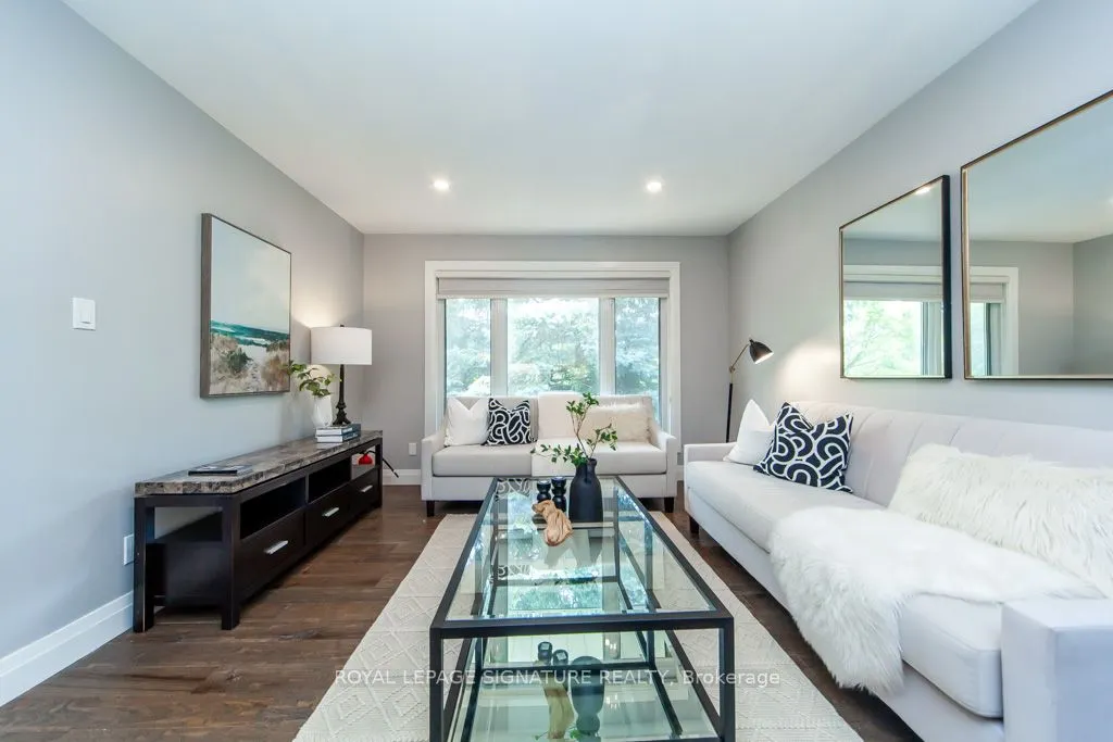3605 The Credit Woodlands