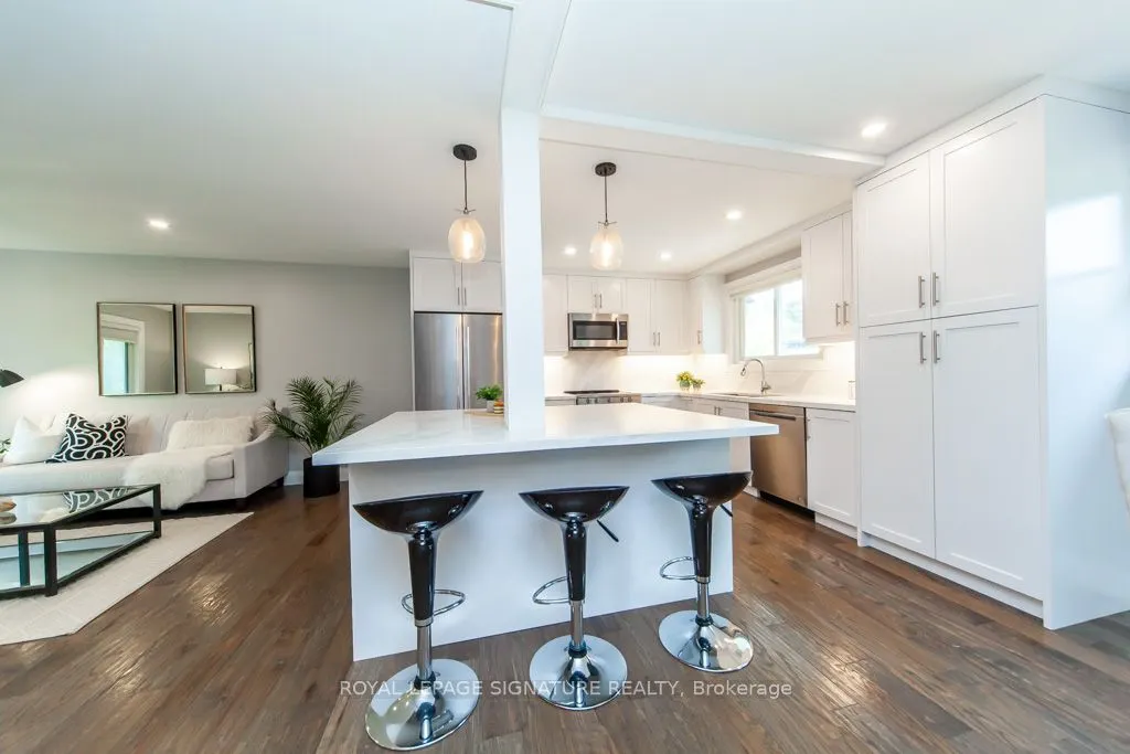 3605 The Credit Woodlands