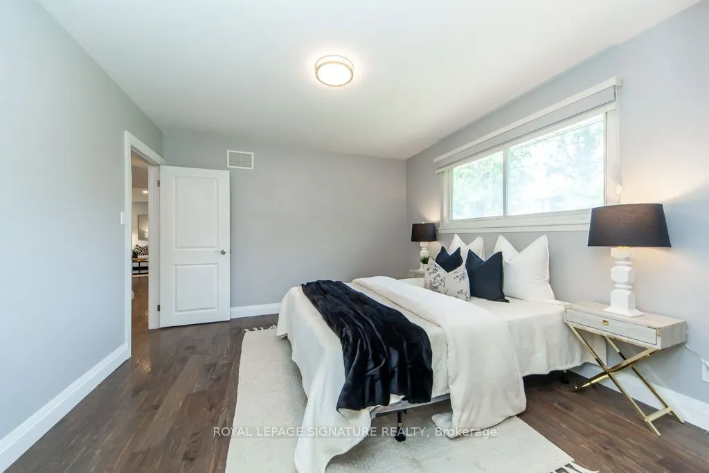 3605 The Credit Woodlands
