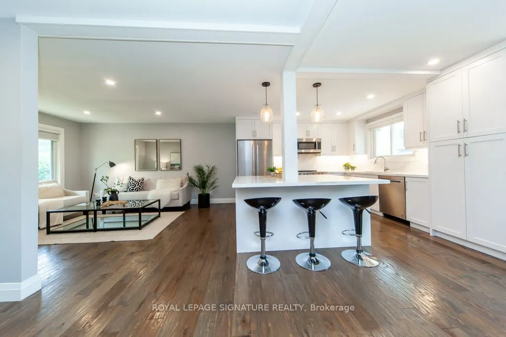 3605 The Credit Woodlands