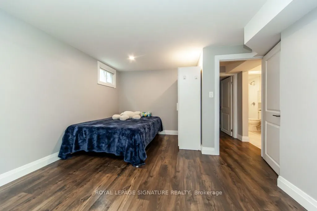 3605 The Credit Woodlands