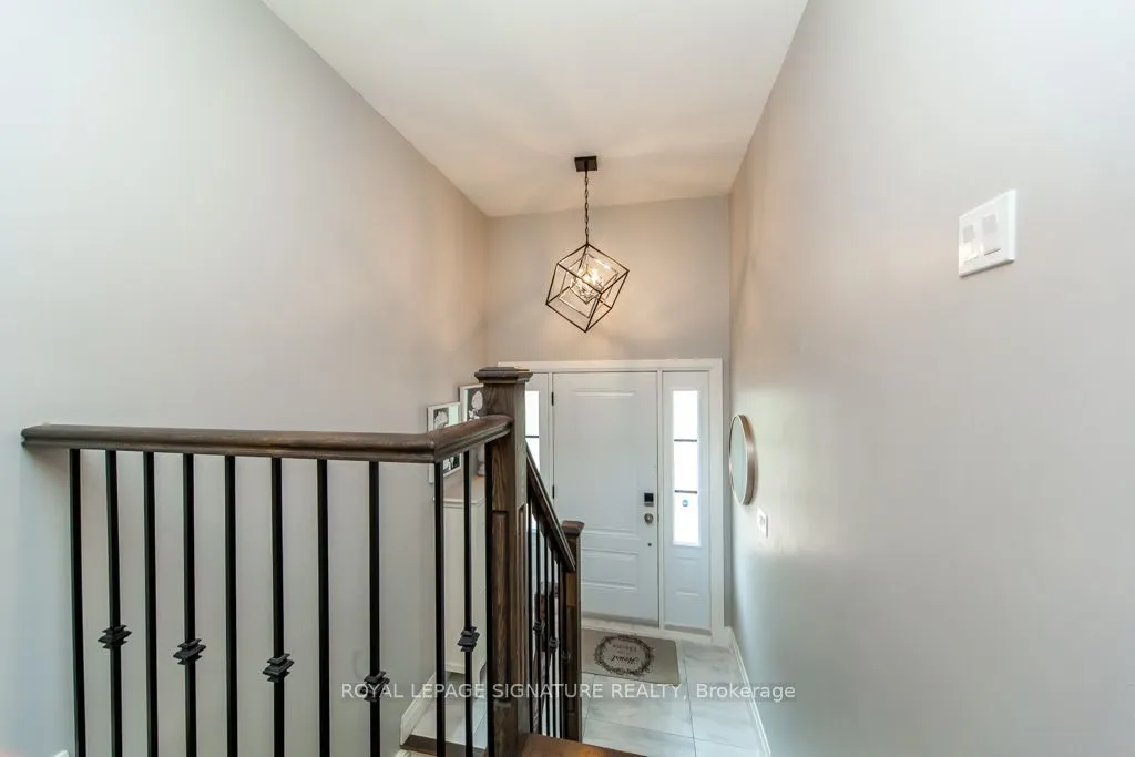 3605 The Credit Woodlands