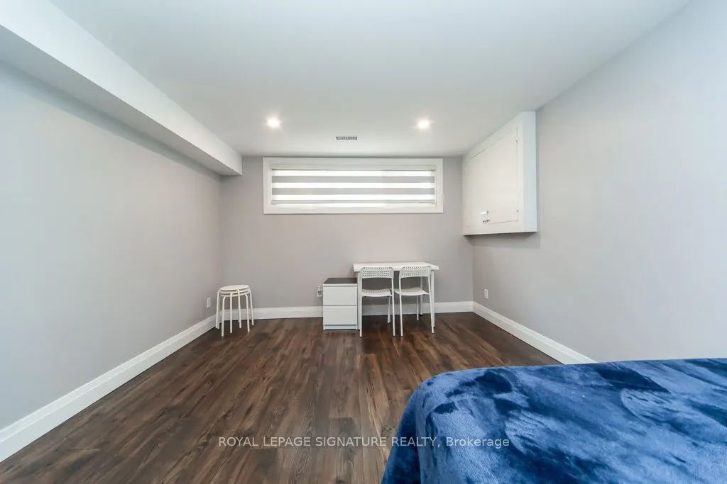 3605 The Credit Woodlands