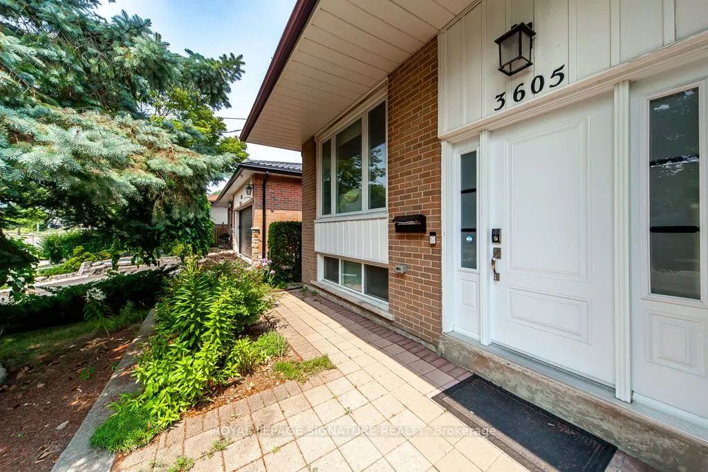 3605 The Credit Woodlands