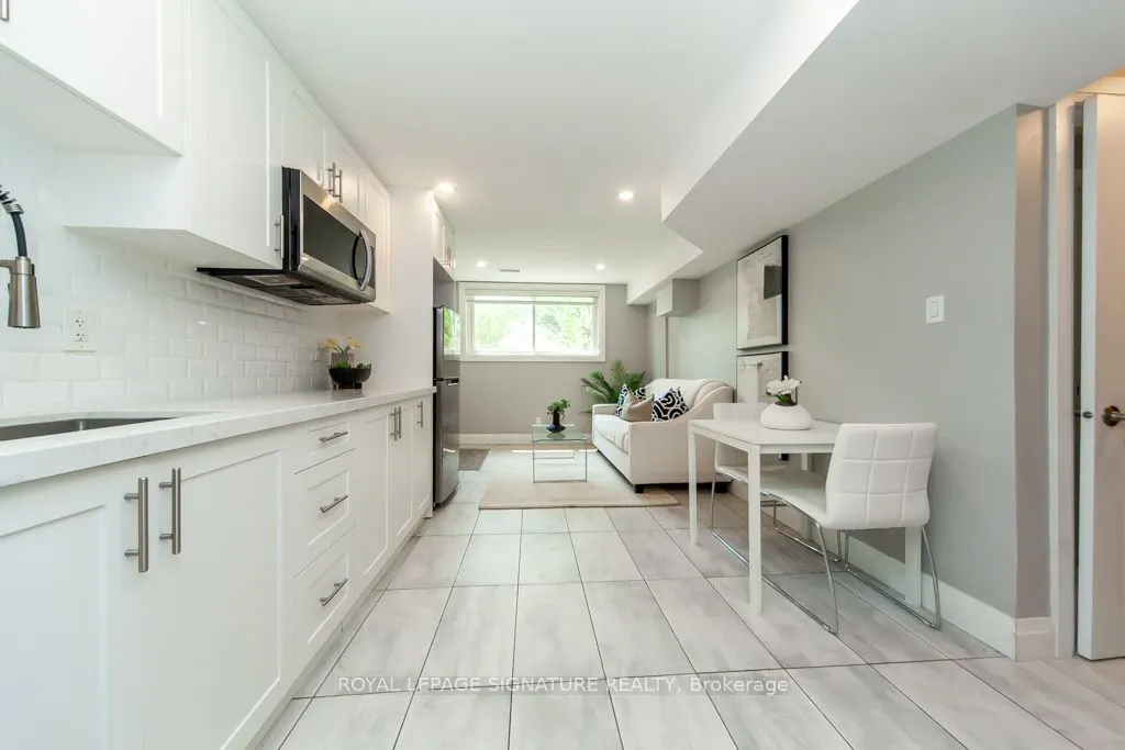 3605 The Credit Woodlands