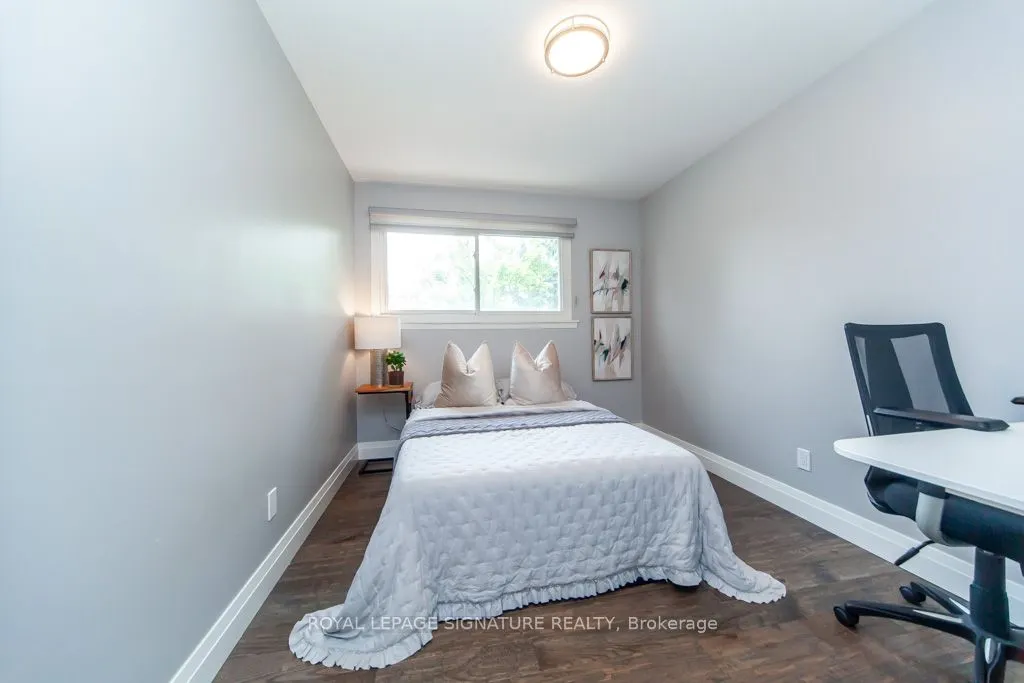 3605 The Credit Woodlands