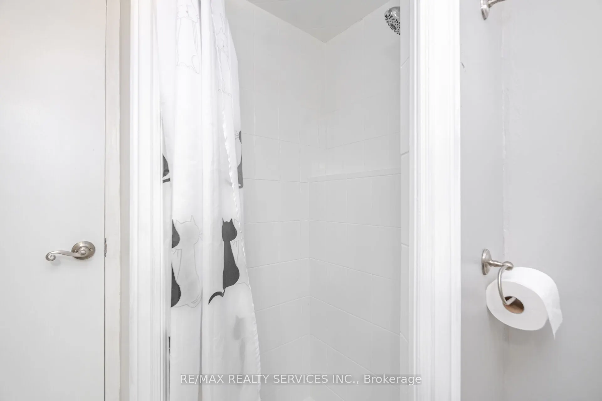 8 Reigate Avenue