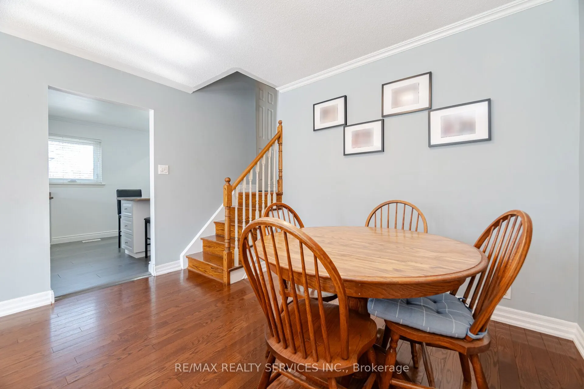 8 Reigate Avenue