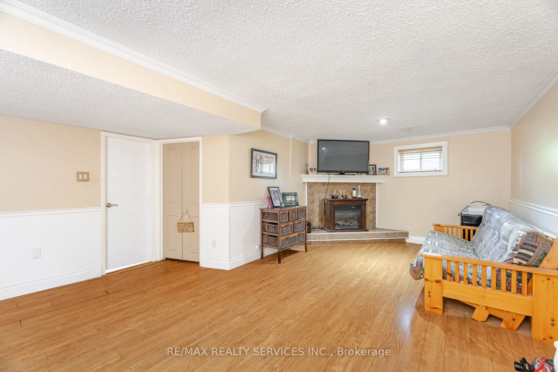 8 Reigate Avenue