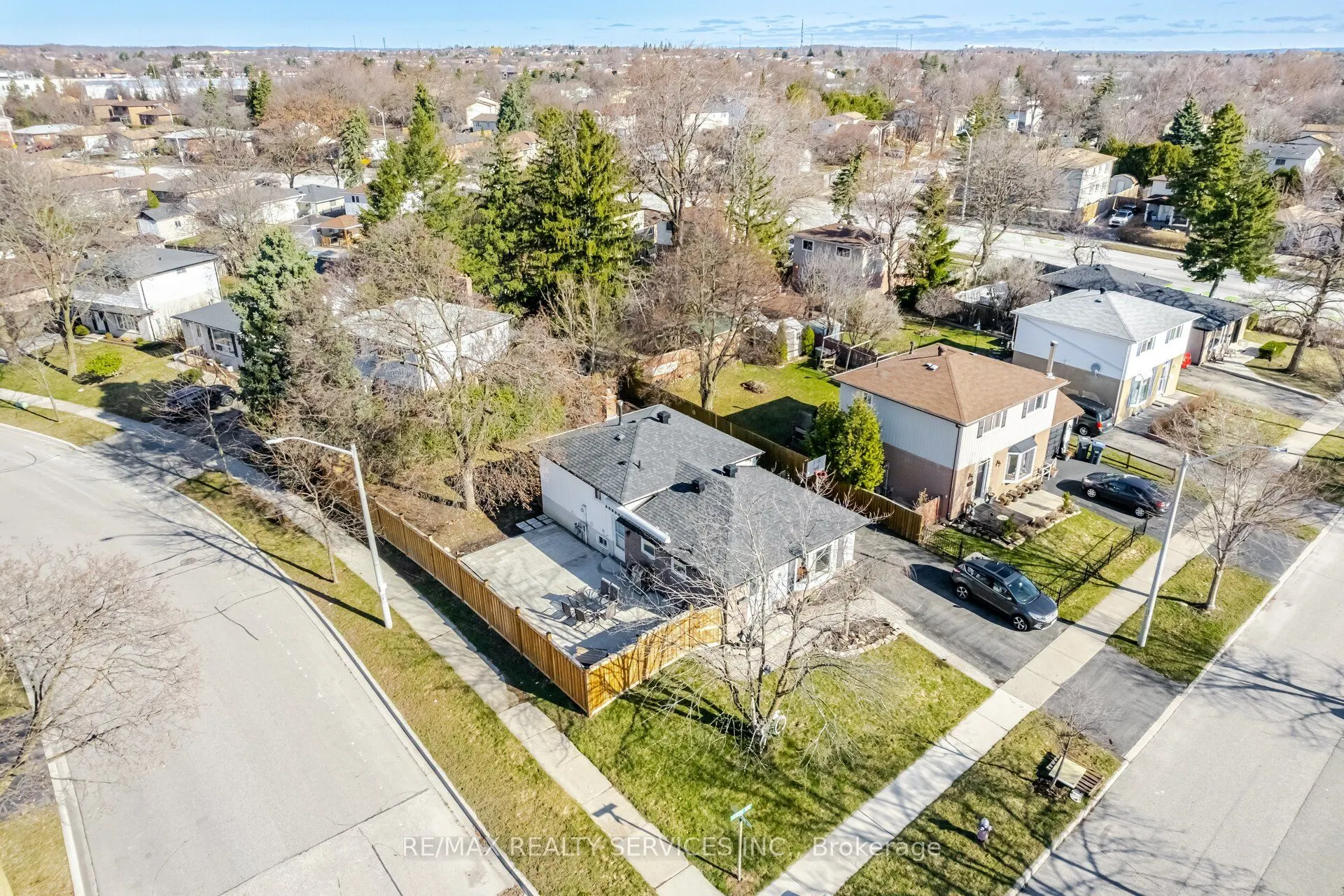 8 Reigate Avenue