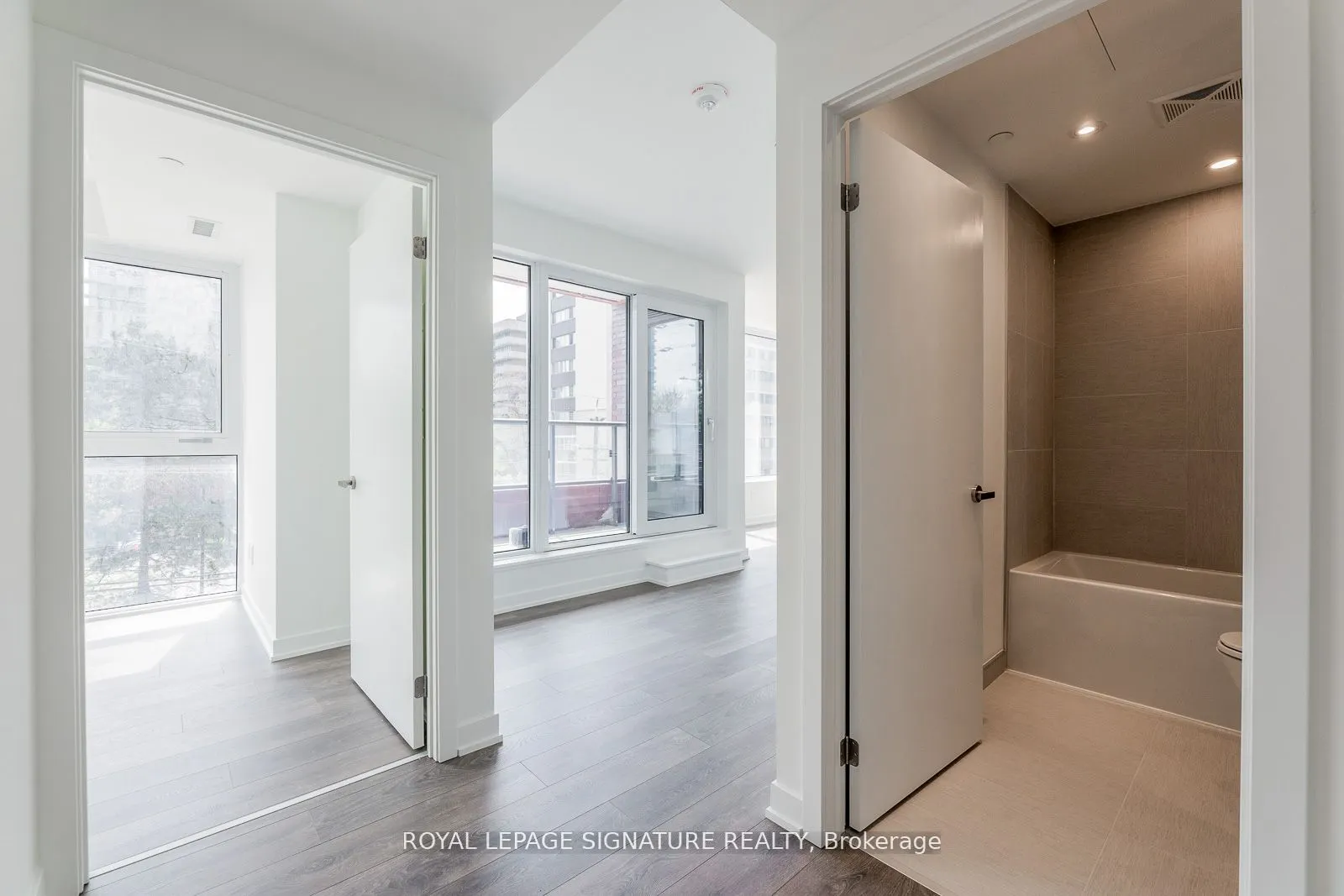 28 Ann Street, #209