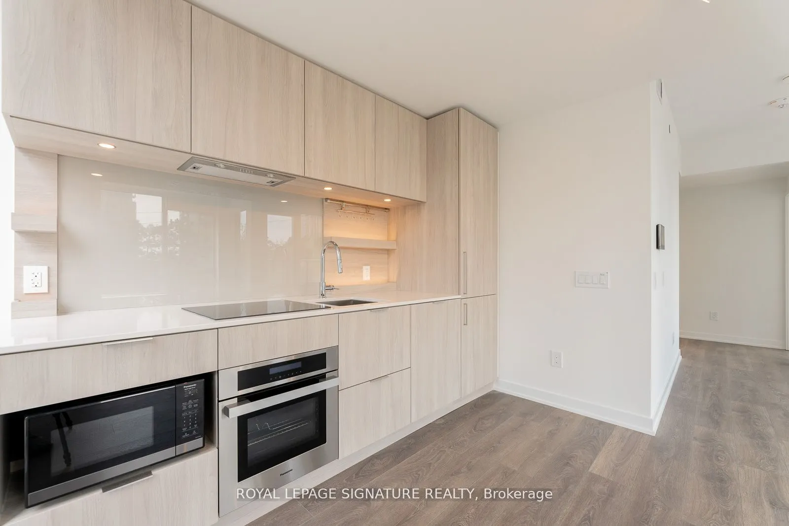 28 Ann Street, #209