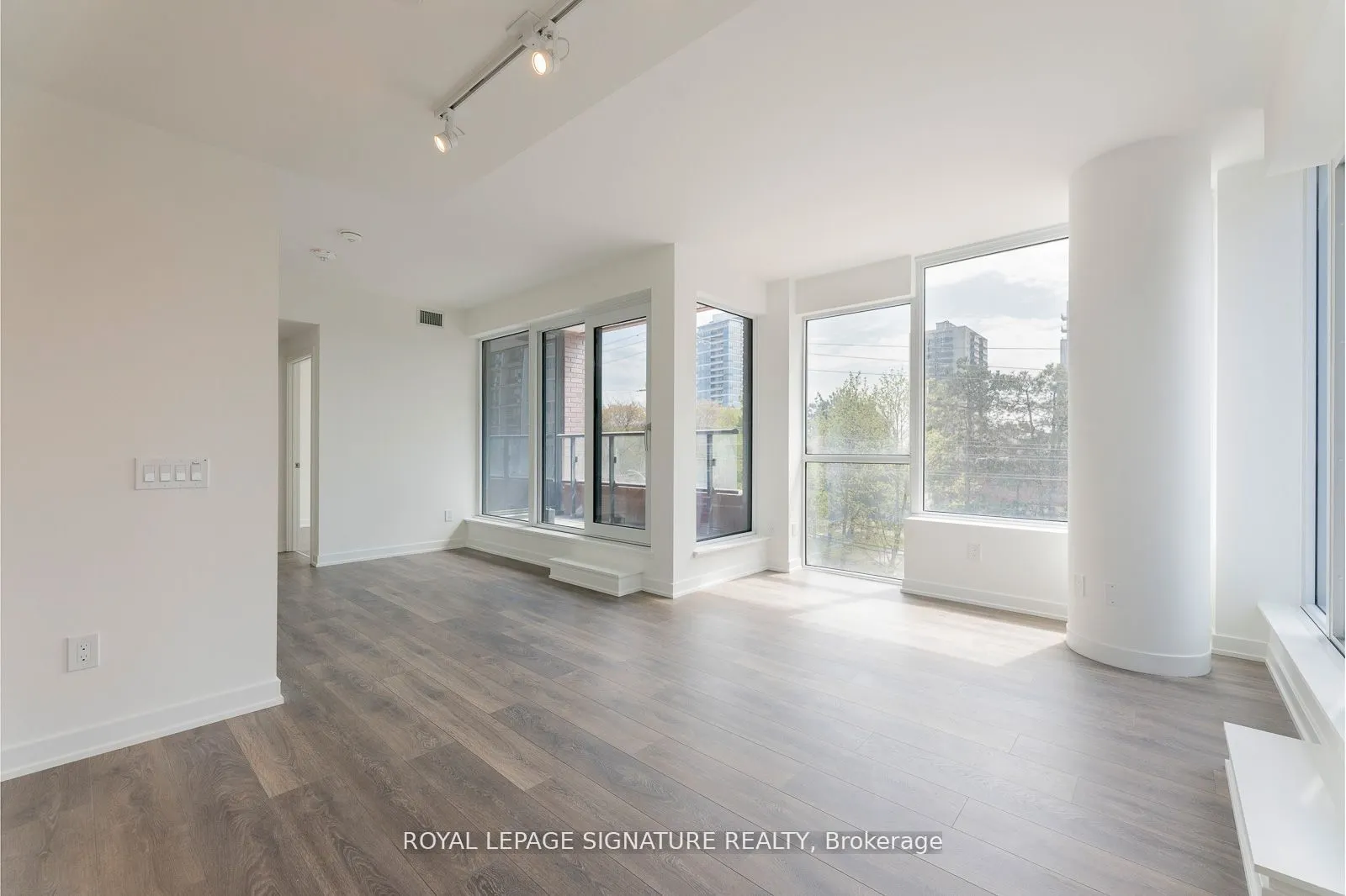 28 Ann Street, #209