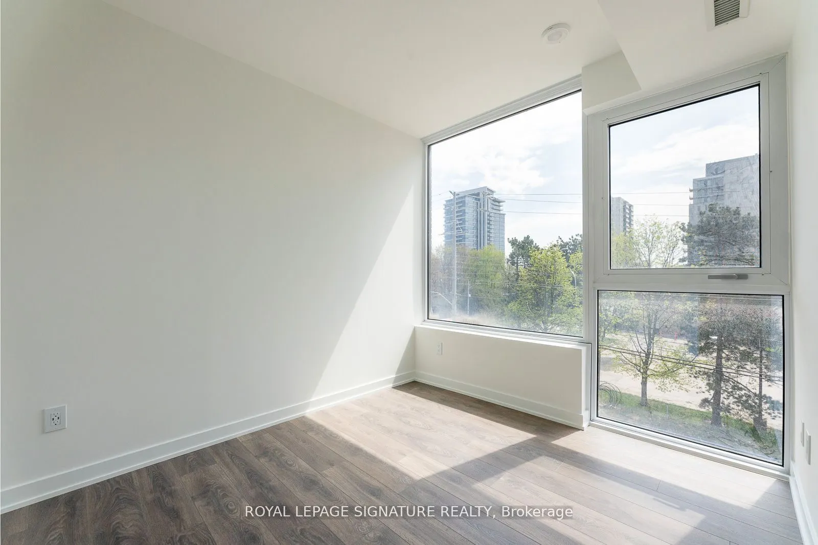 28 Ann Street, #209