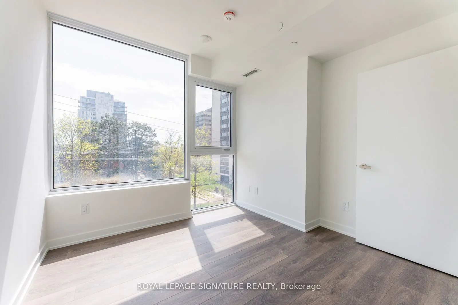 28 Ann Street, #209