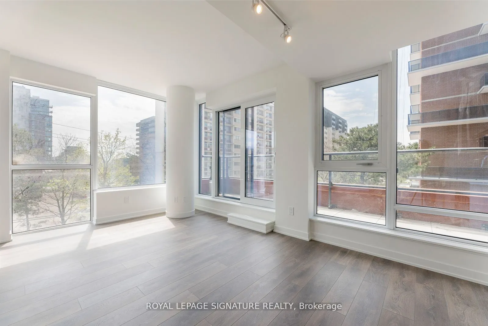 28 Ann Street, #209
