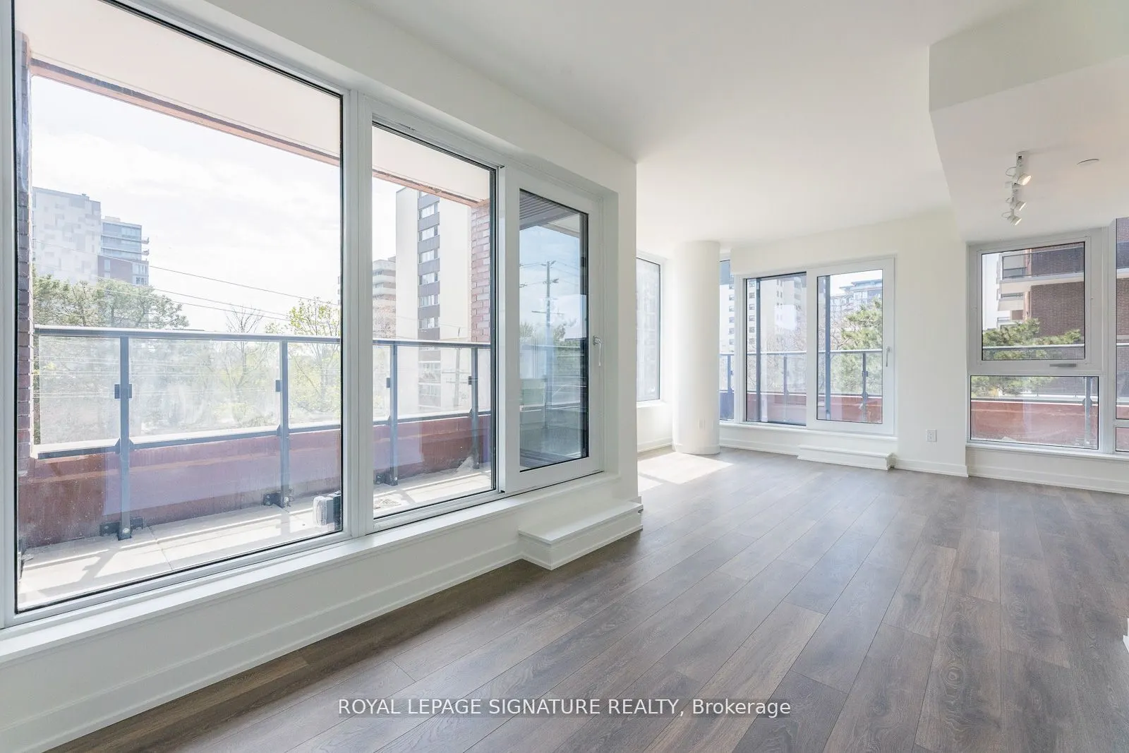 28 Ann Street, #209