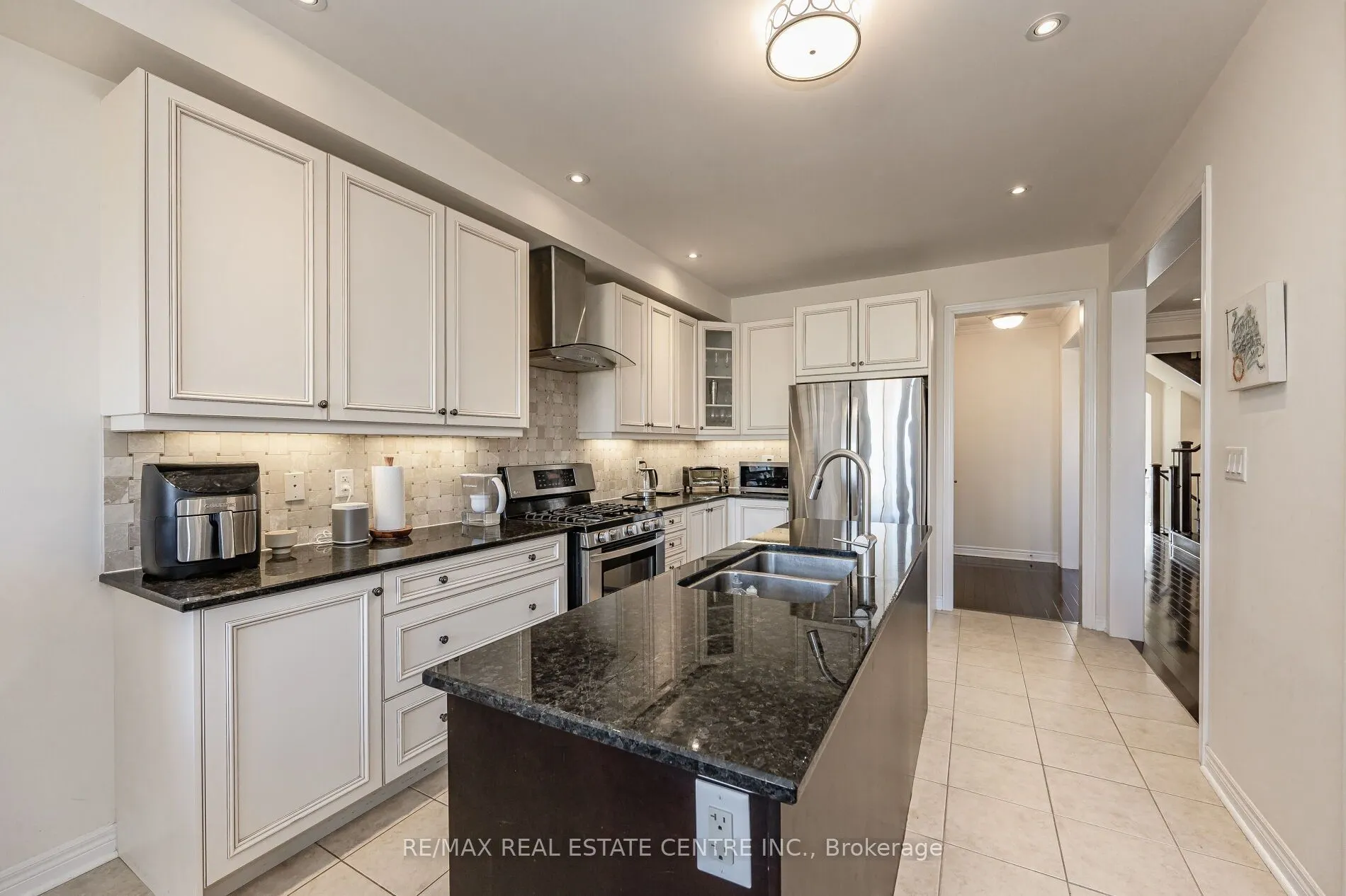 2453 Village Common