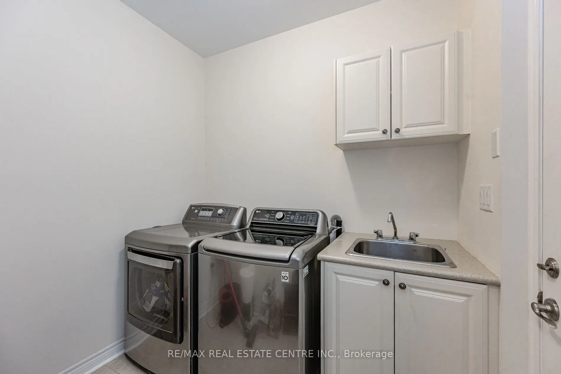 2453 Village Common
