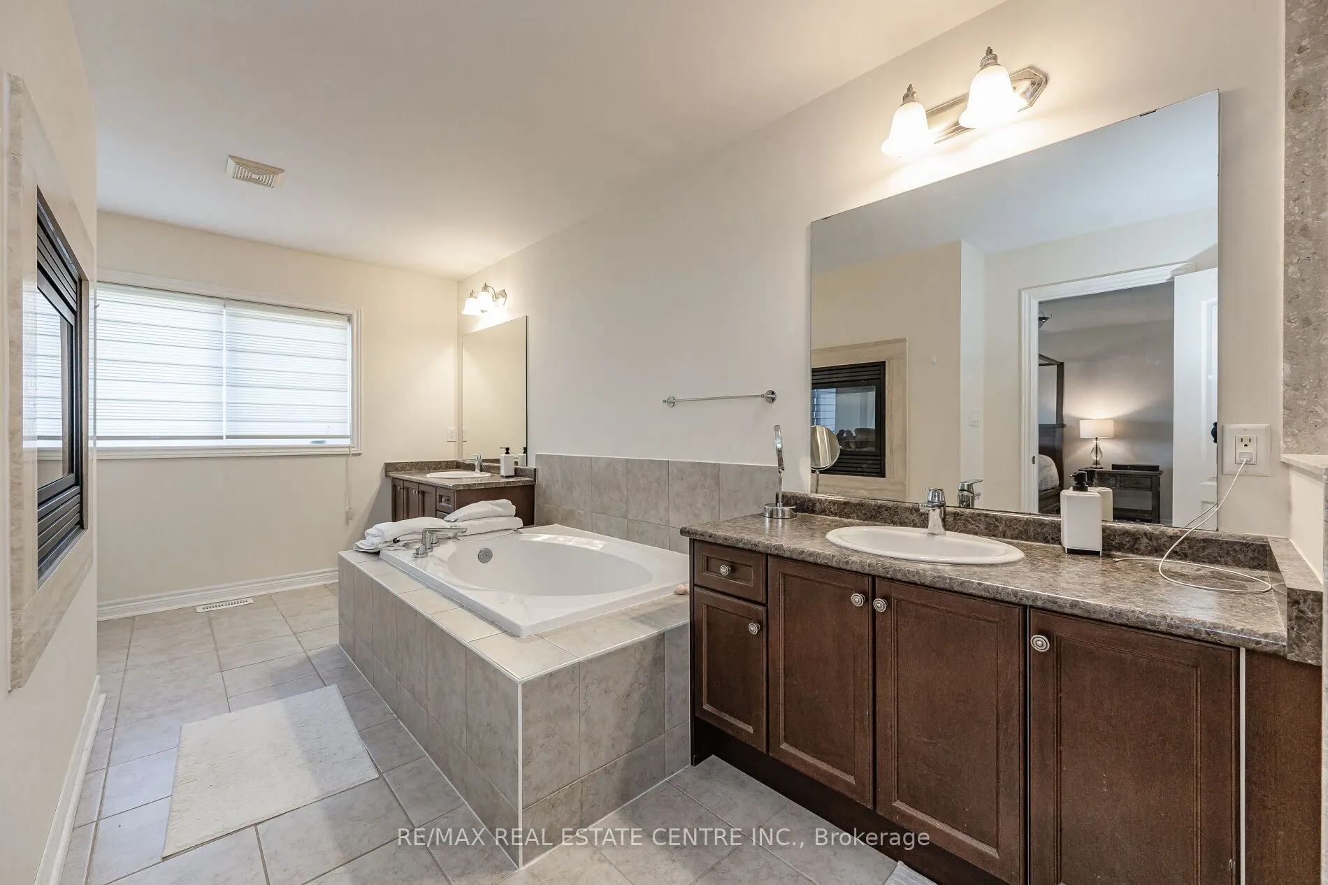 2453 Village Common