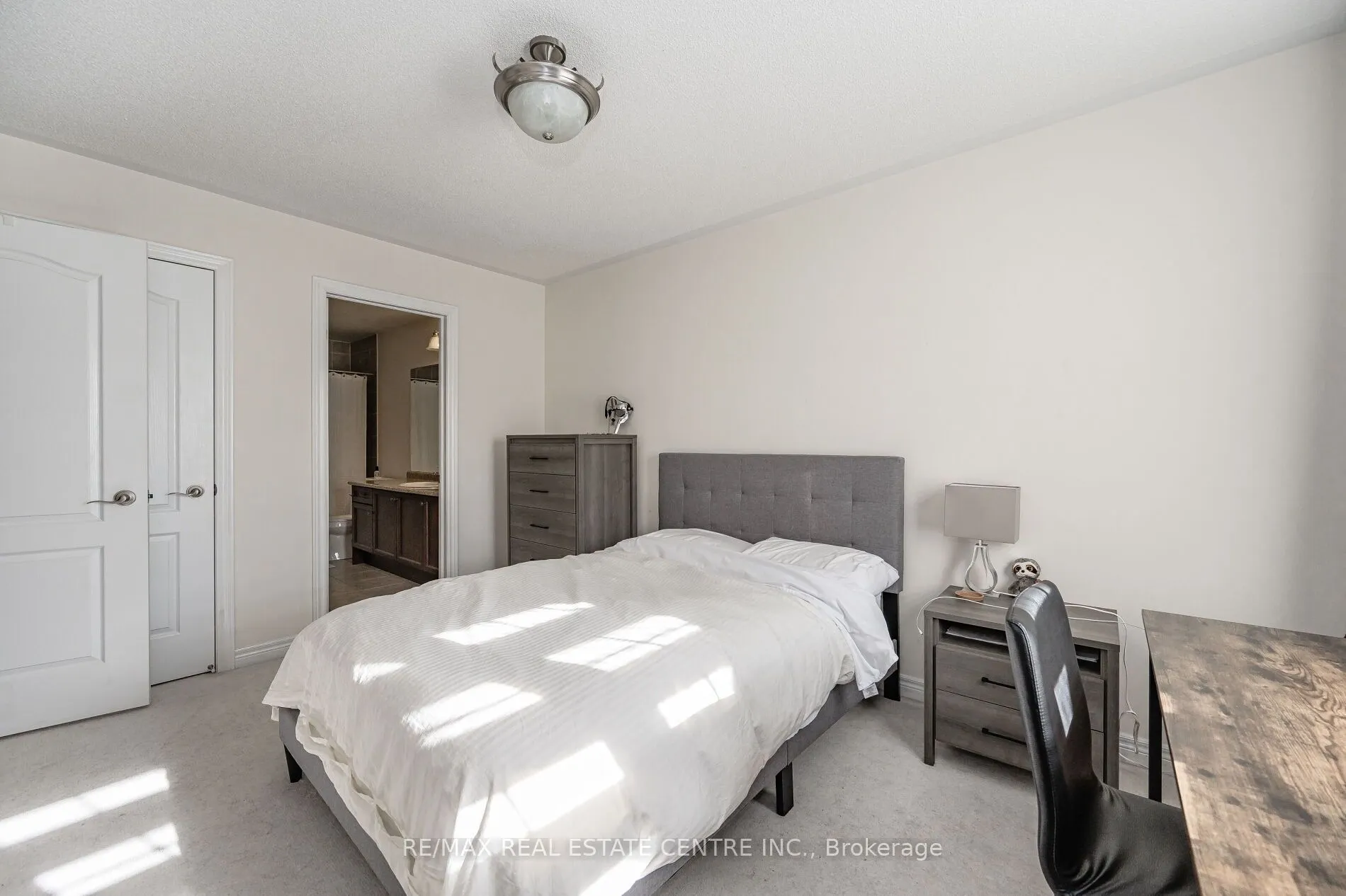 2453 Village Common