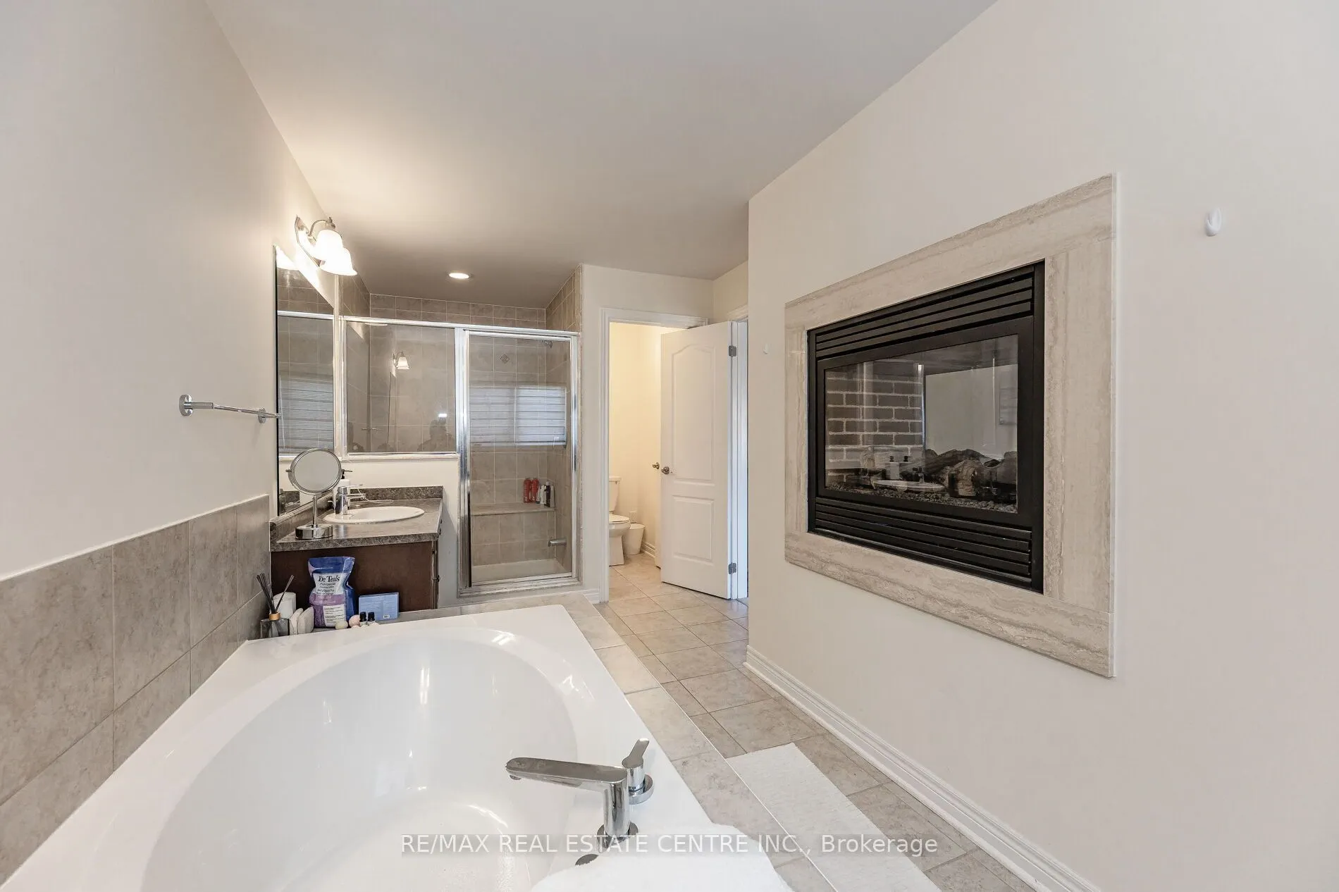 2453 Village Common