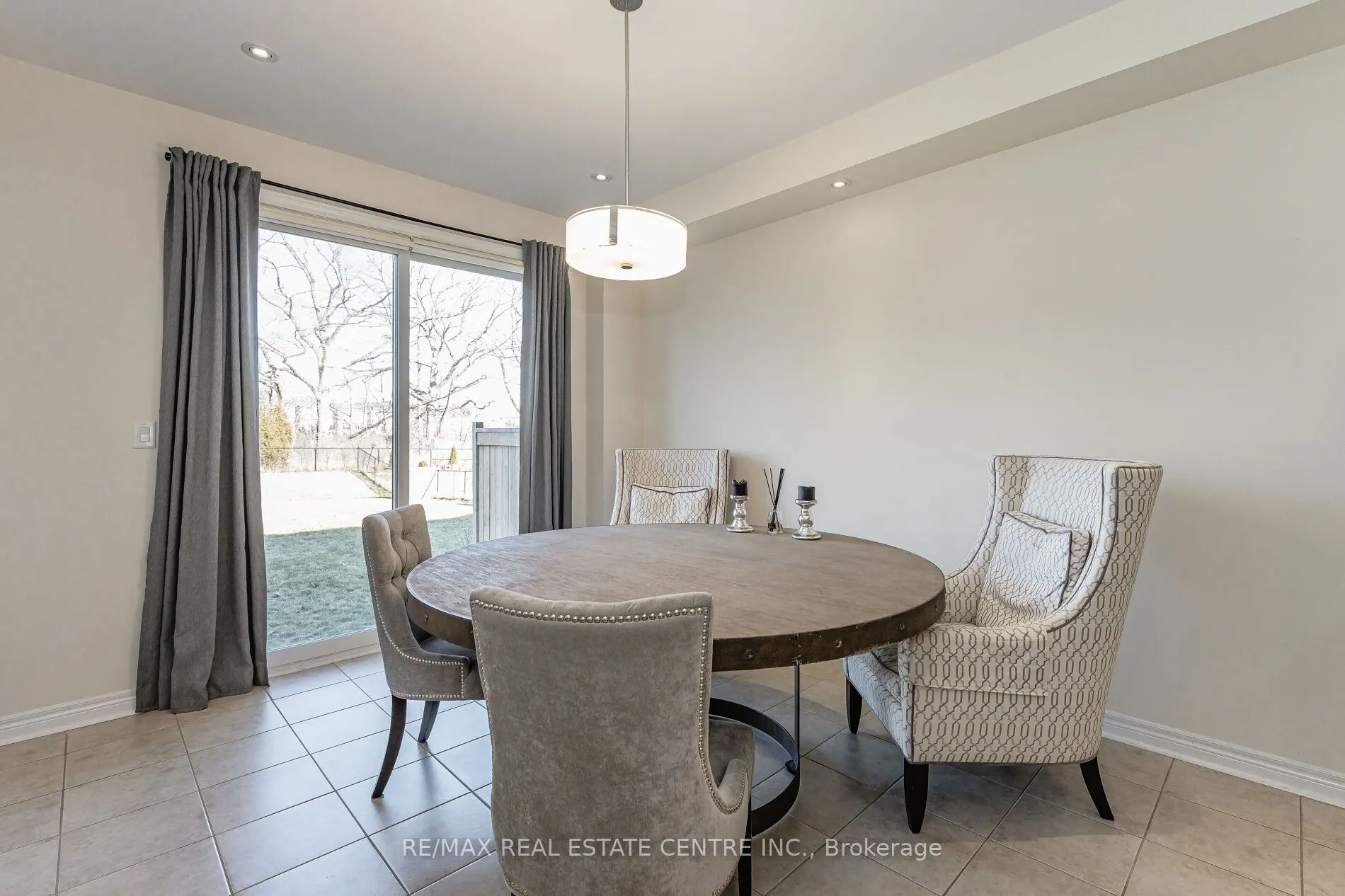 2453 Village Common