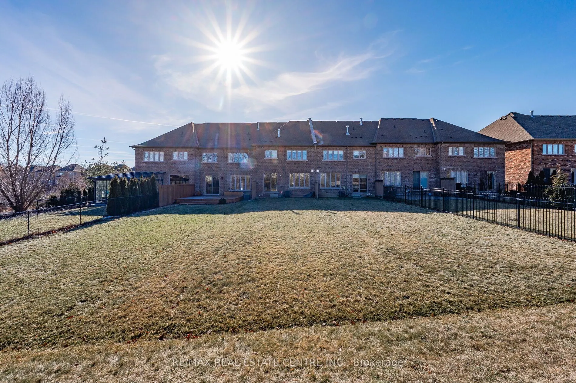 2453 Village Common