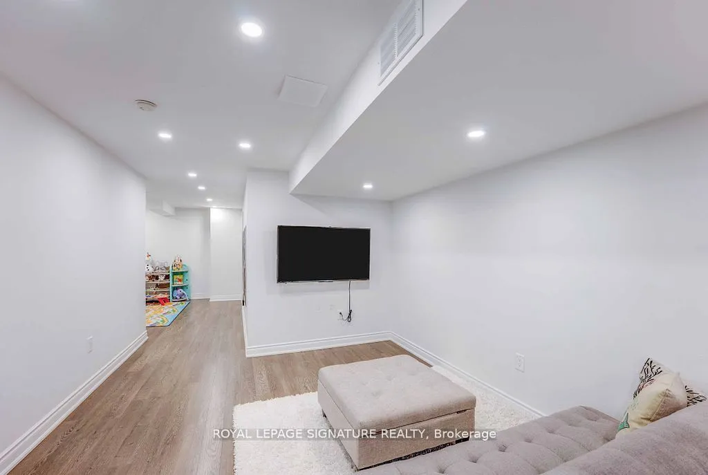 216 Gatwick Drive