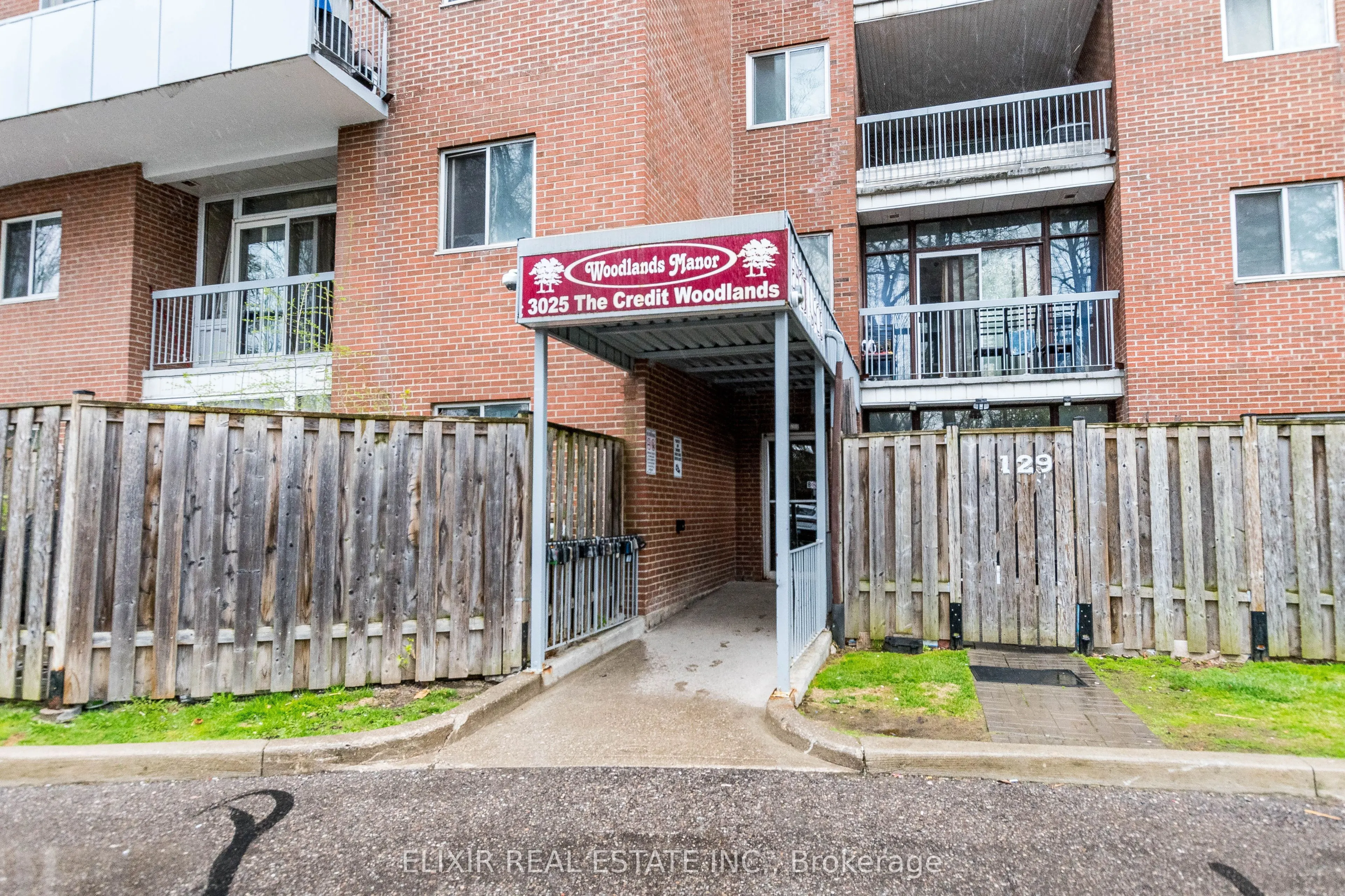 3025 The Credit Woodlands Drive, #336