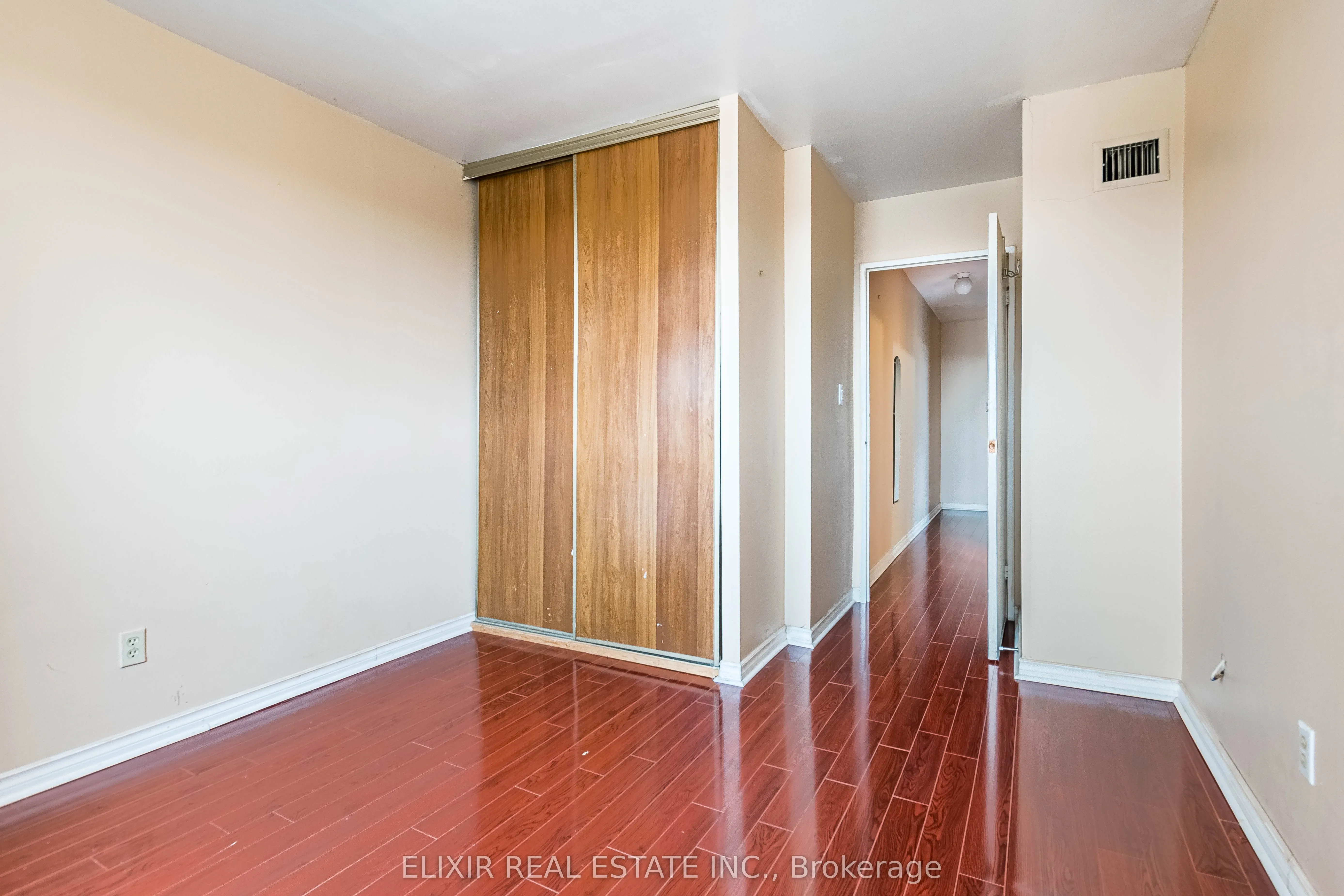 3025 The Credit Woodlands Drive, #336
