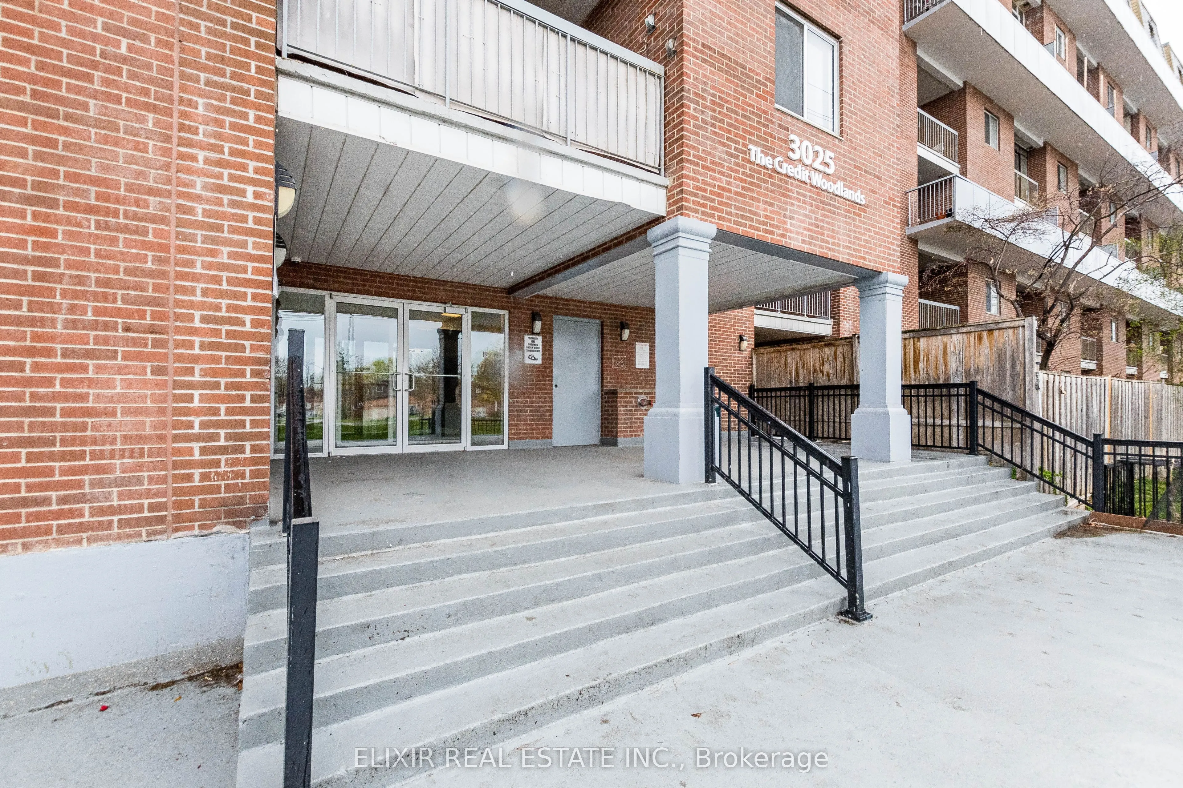 3025 The Credit Woodlands Drive, #336