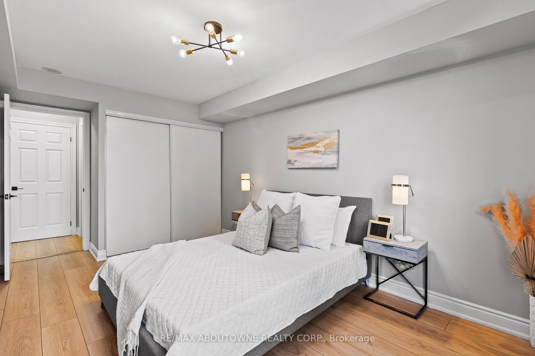 5233 Dundas Street W, #227